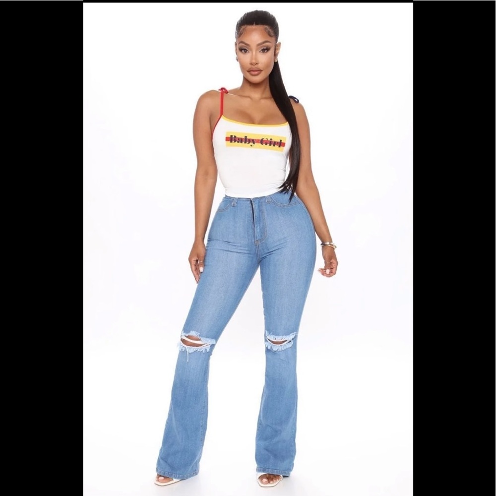 NWT SIZE 18 FASHION NOVA FLARE JEANS!